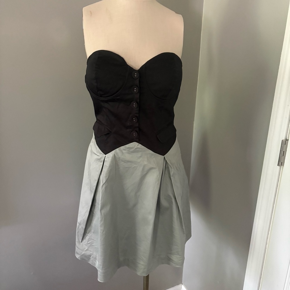 Forever 21 Twist Cirque 21 Black Strapless Corset Dress Pleated Gray Skirt M